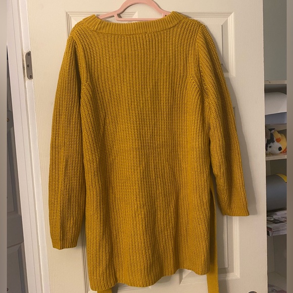 Eloquii Elements Plus Size Belted V-Neck Tunic Sweater - Picture 6 of 7